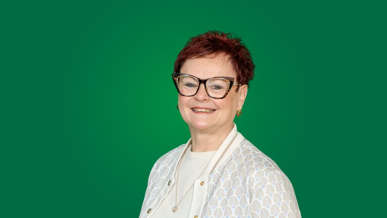 Porträt ÖSA Geschäftsstellenleiterin Heidi Föhre